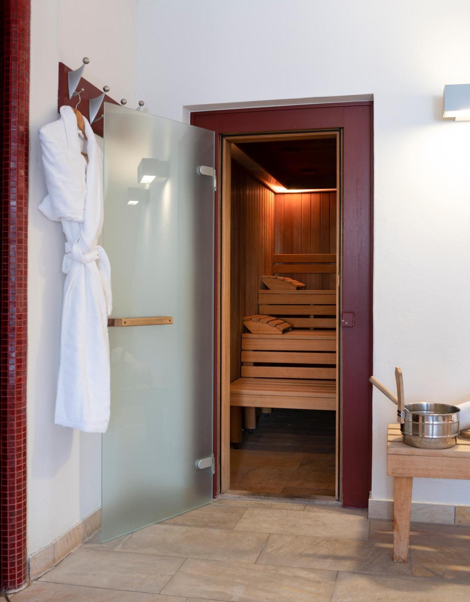 Landhotel 3Kronen Adelsdorf Ngoại thất bức ảnh