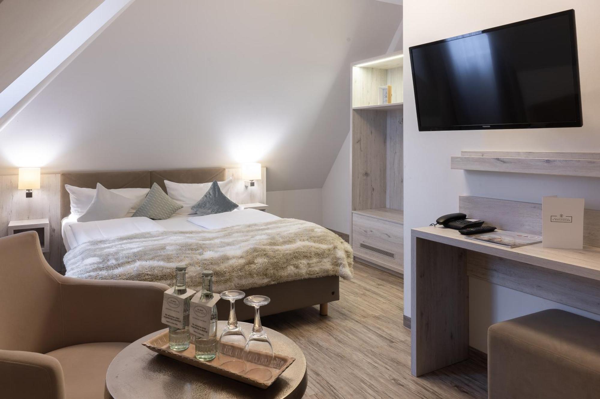Landhotel 3Kronen Adelsdorf Ngoại thất bức ảnh