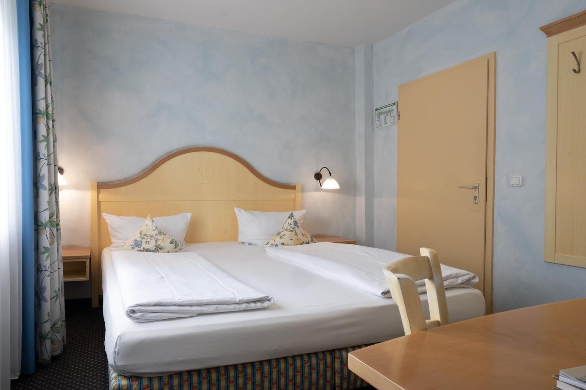 Landhotel 3Kronen Adelsdorf Ngoại thất bức ảnh
