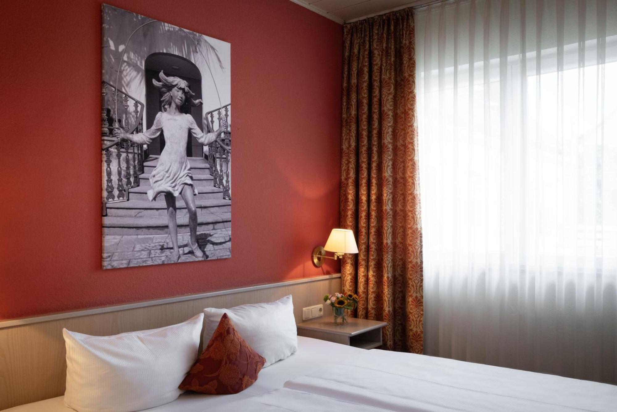 Landhotel 3Kronen Adelsdorf Ngoại thất bức ảnh